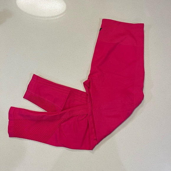 Fabletics Hot Pink Seamless Leggings - Picture 4 of 5